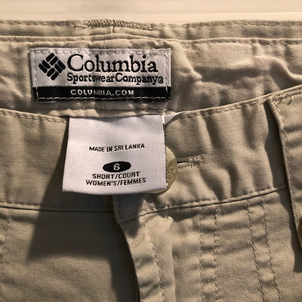 Columbia Khaki Cargo pants